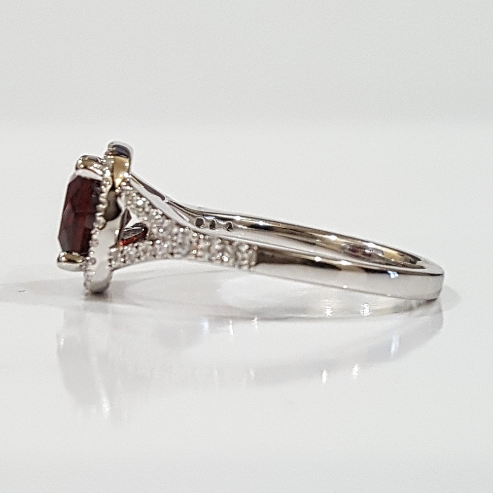 Natural Red Garnet & Sterling Silver Ring - Picture 2 of 8